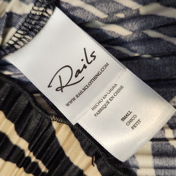 Rails Aasia Patterned Top - Picture 5 of 5